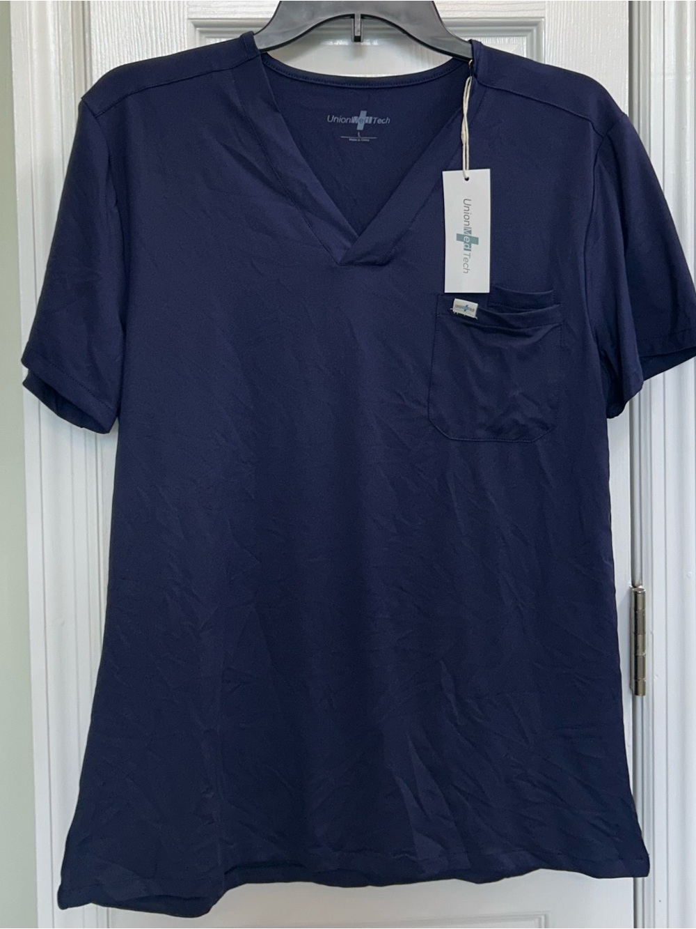 Women's Union MedTech Navy V-Neck Pocket Scrubs Size Lg w / tags